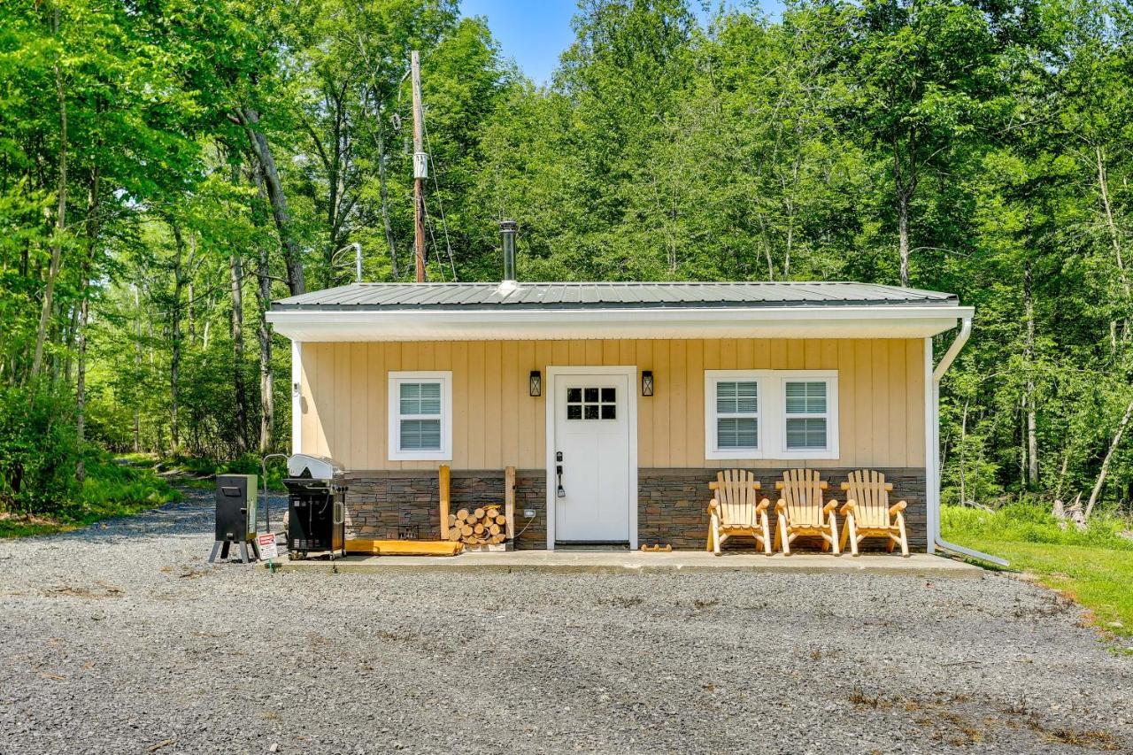 Secluded Poconos Cabin With Fire Pit On 75 Acres! East Stroudsburg Exterior foto